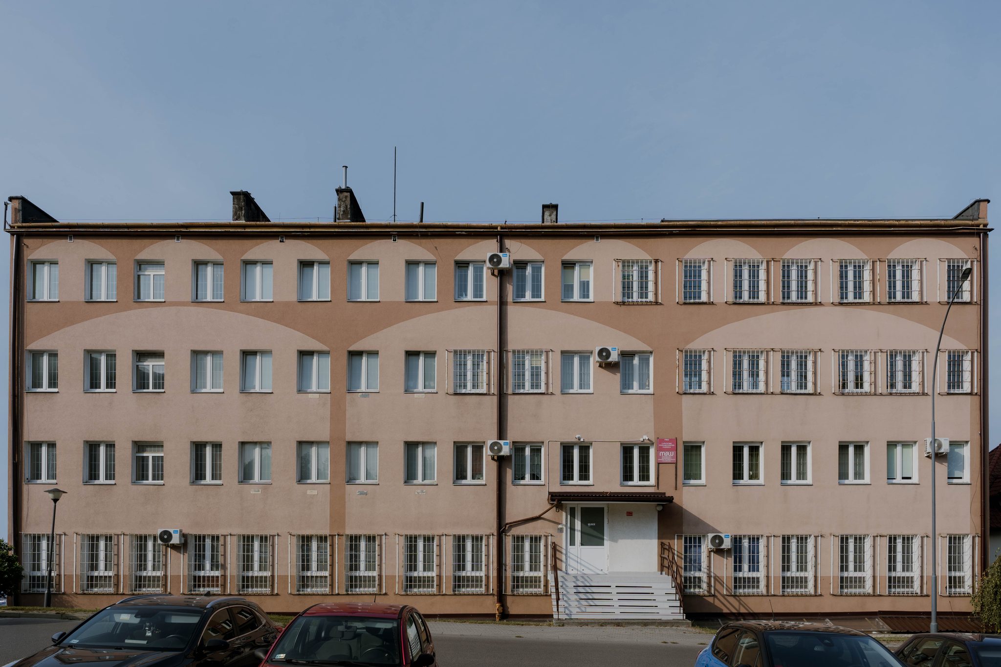 Uczniowie z Łańcuta poznali sztukę kaligrafii w bibliotece