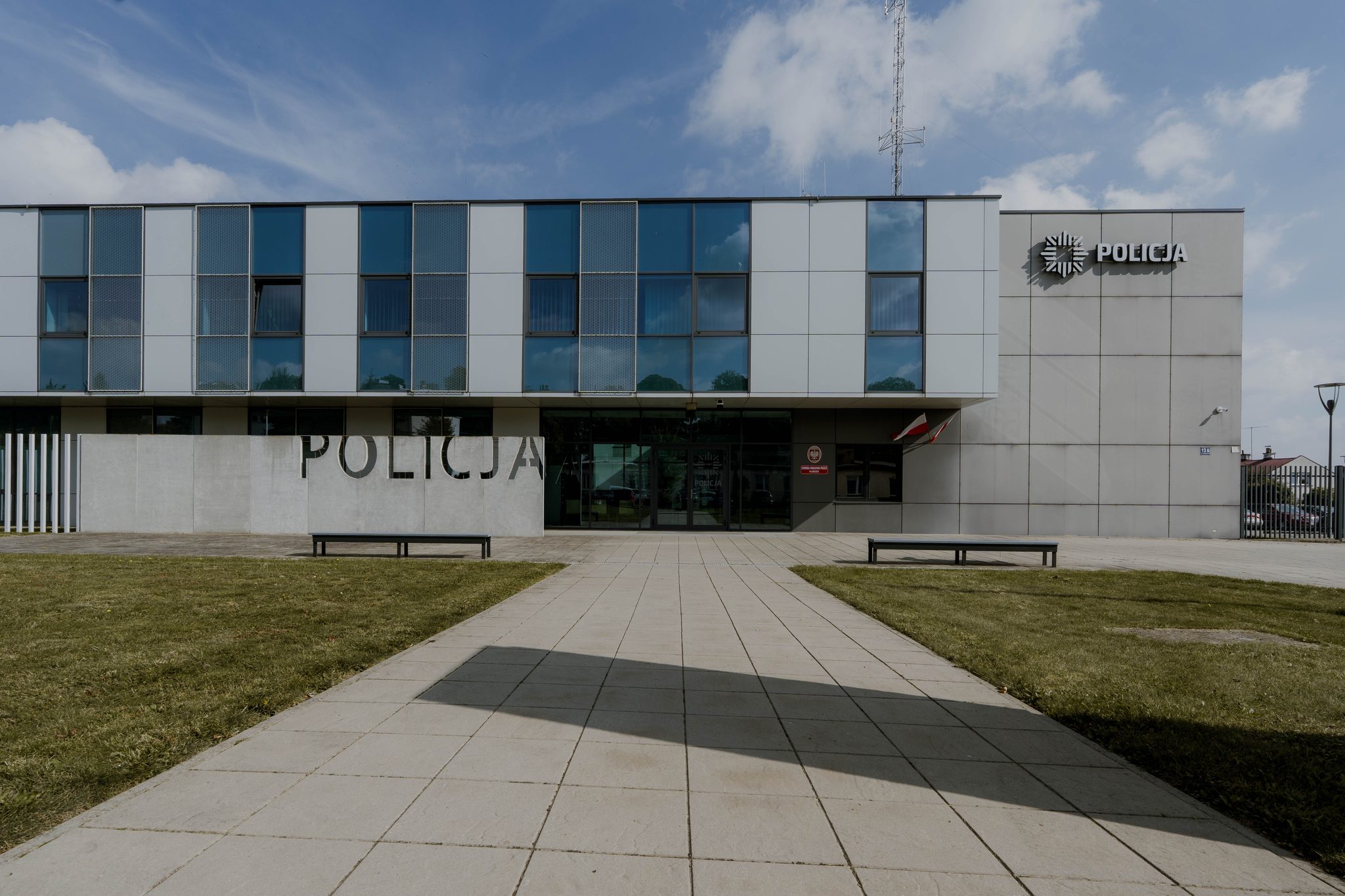 Policja startuje z kampanią o oświetleniu pojazdów. Bezpłatne sprawdzenie świateł